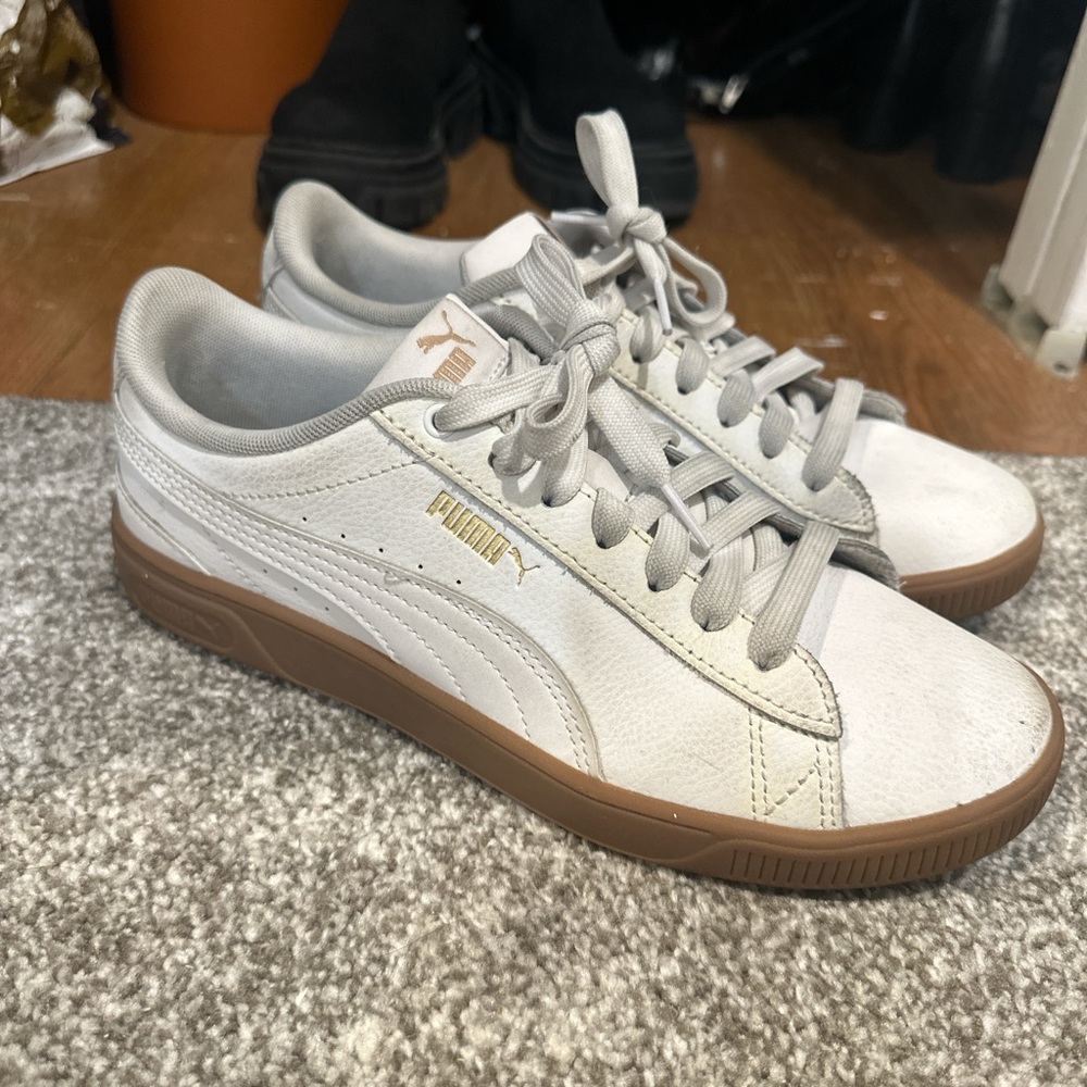 White Puma sneakers size 8.5